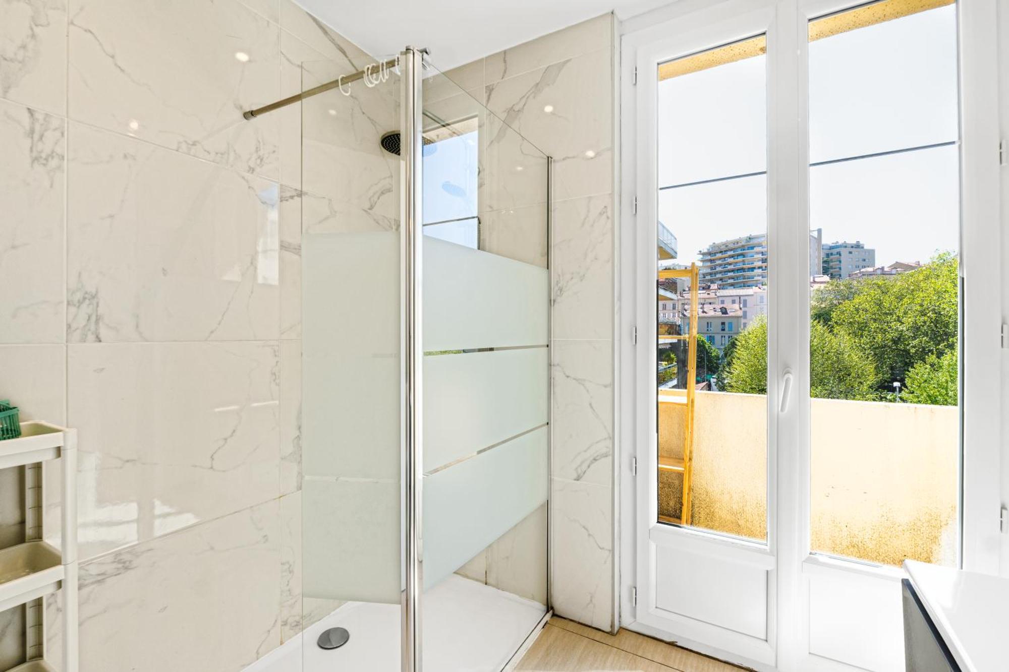 Appartement 2 Bed Avenue Saint-jean , 5 Minutes From Palais Des Festivals