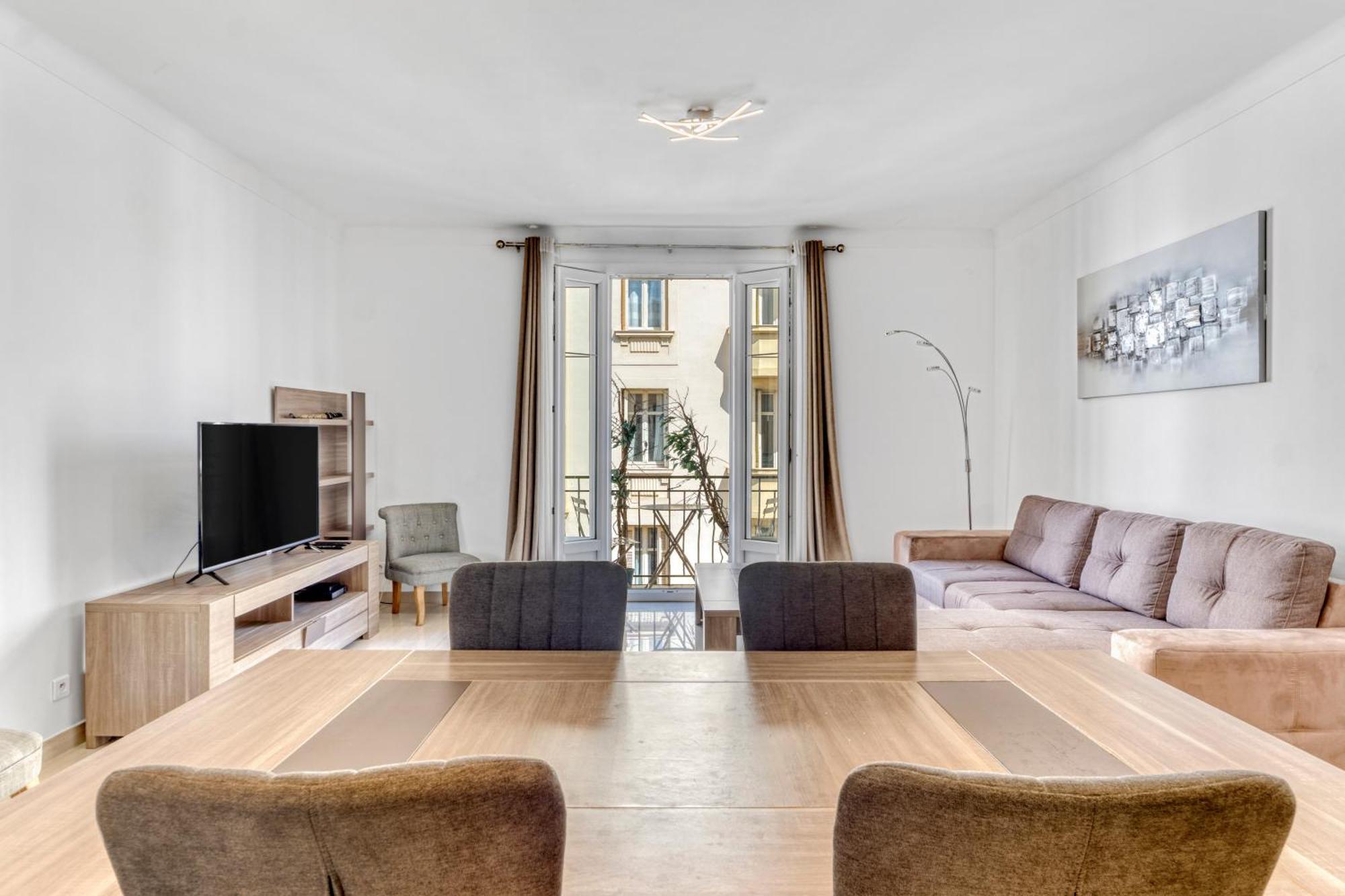 2 Bed Avenue Saint-jean , 5 Minutes From Palais Des Festivals *