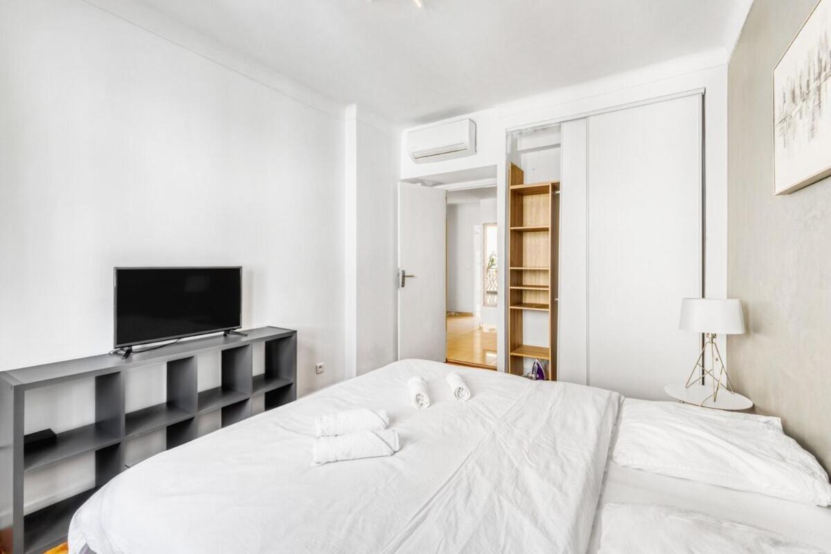 2 Bed Avenue Saint-jean , 5 Minutes From Palais Des Festivals Appartement *
